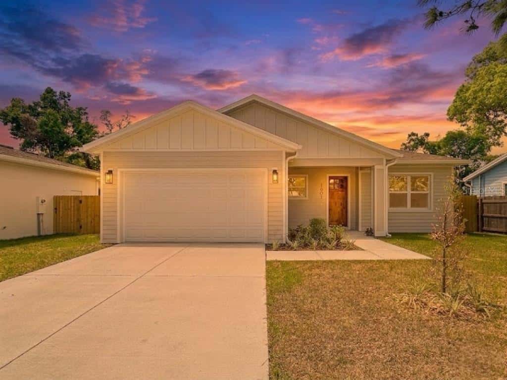 Single Family Residence in GULFPORT