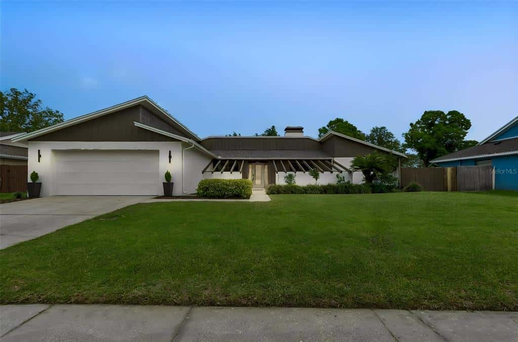 Single Family Residence in TAMPA