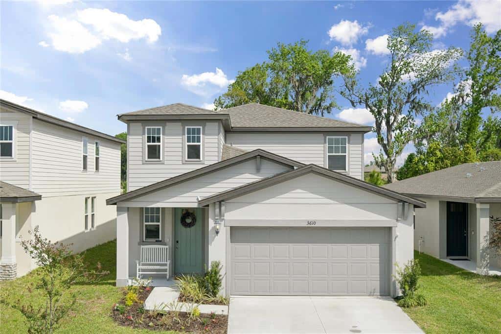 Single Family Residence in PLANT CITY