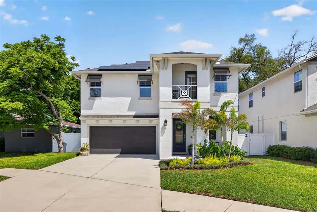 Single Family Residence in TAMPA