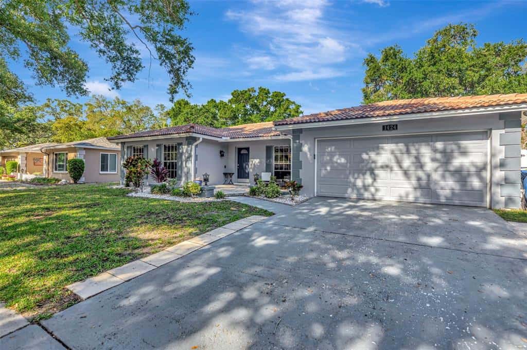 Single Family Residence in CLEARWATER