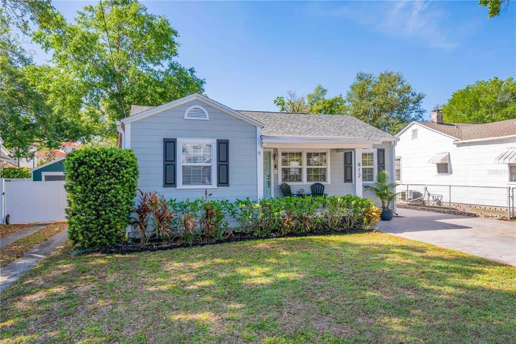 Single Family Residence in TAMPA