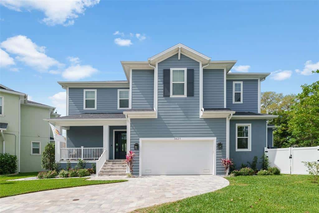 Single Family Residence in TAMPA