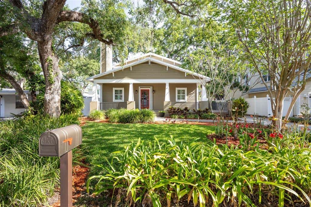 Single Family Residence in TAMPA