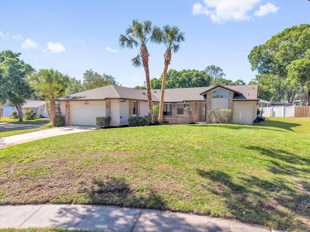 Single Family Residence in WINDERMERE