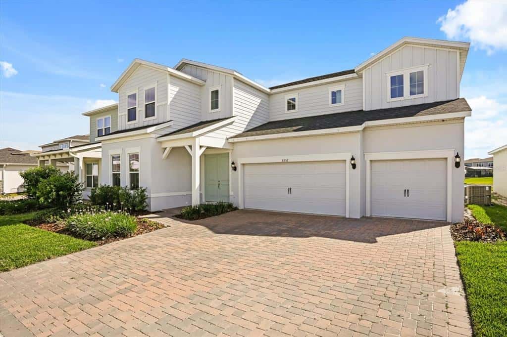 Single Family Residence in ORLANDO