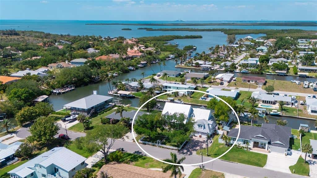 Single Family Residence in PALMETTO