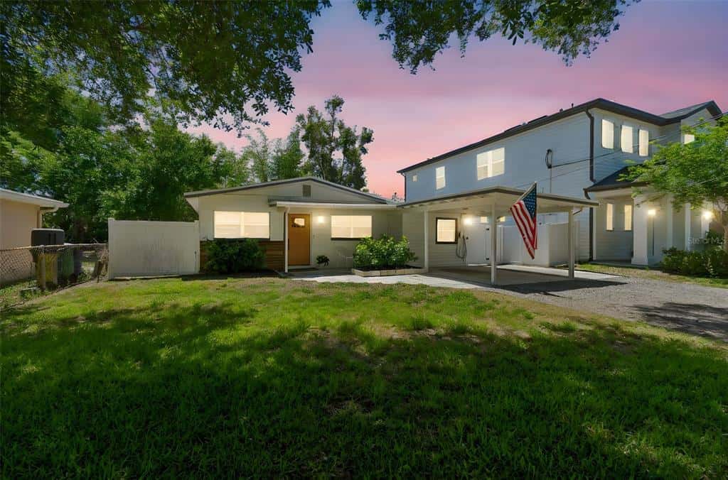 Single Family Residence in TAMPA