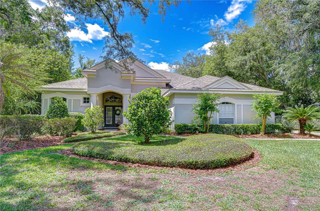 Single Family Residence in LITHIA