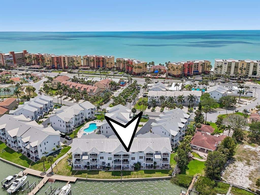Townhouse in NORTH REDINGTON BEACH