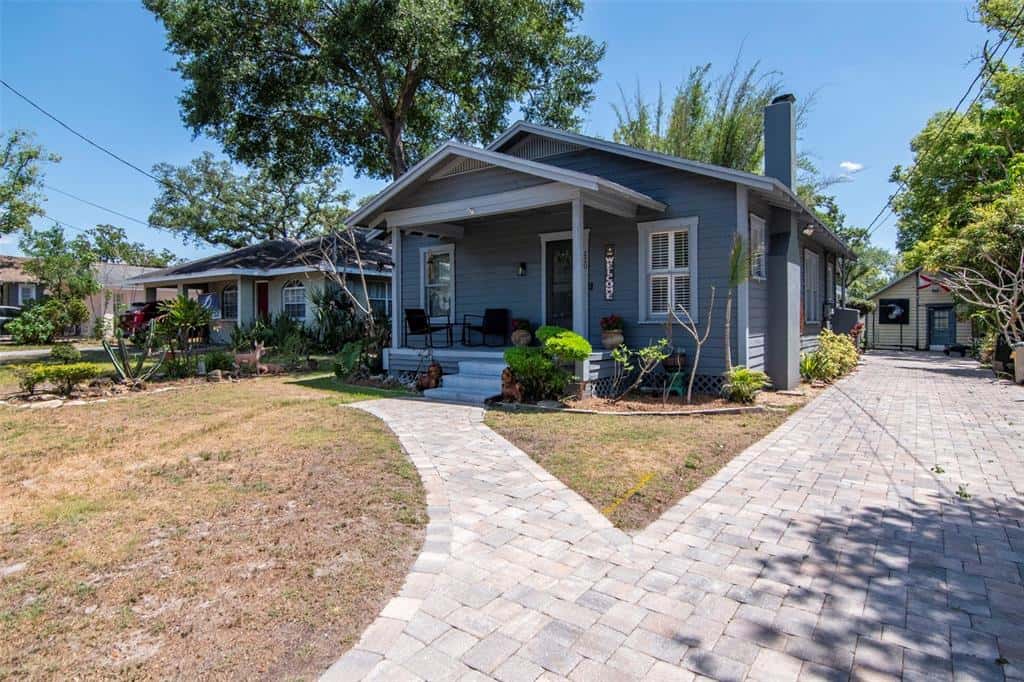 Single Family Residence in TAMPA