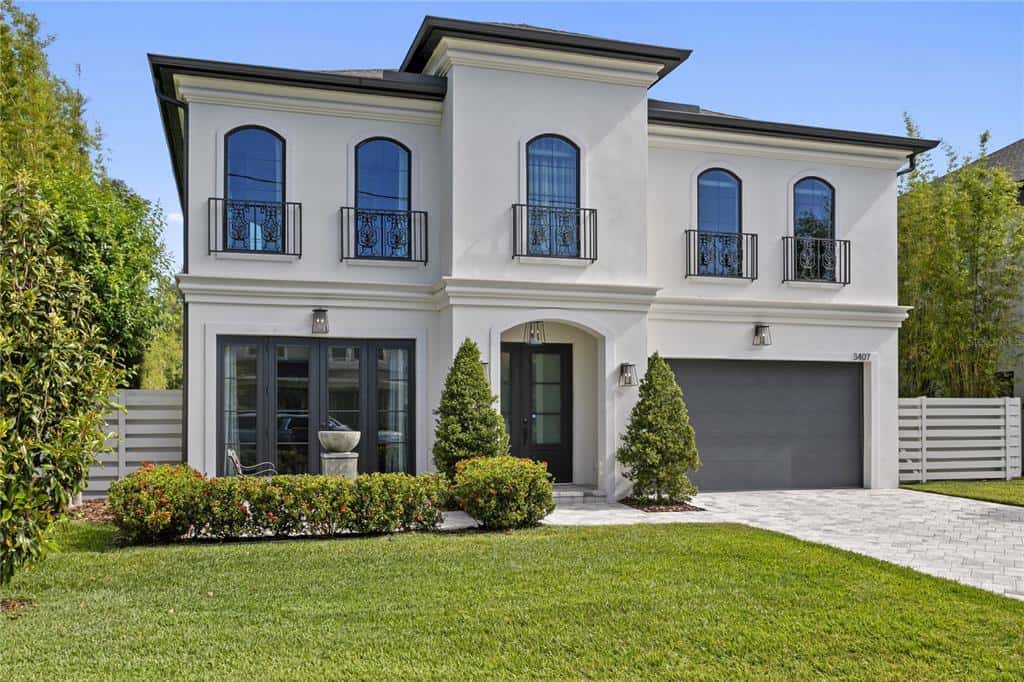 Single Family Residence in TAMPA