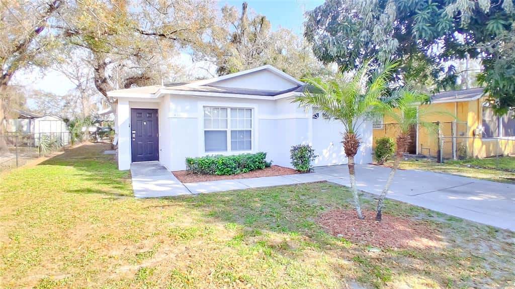 Single Family Residence in TAMPA