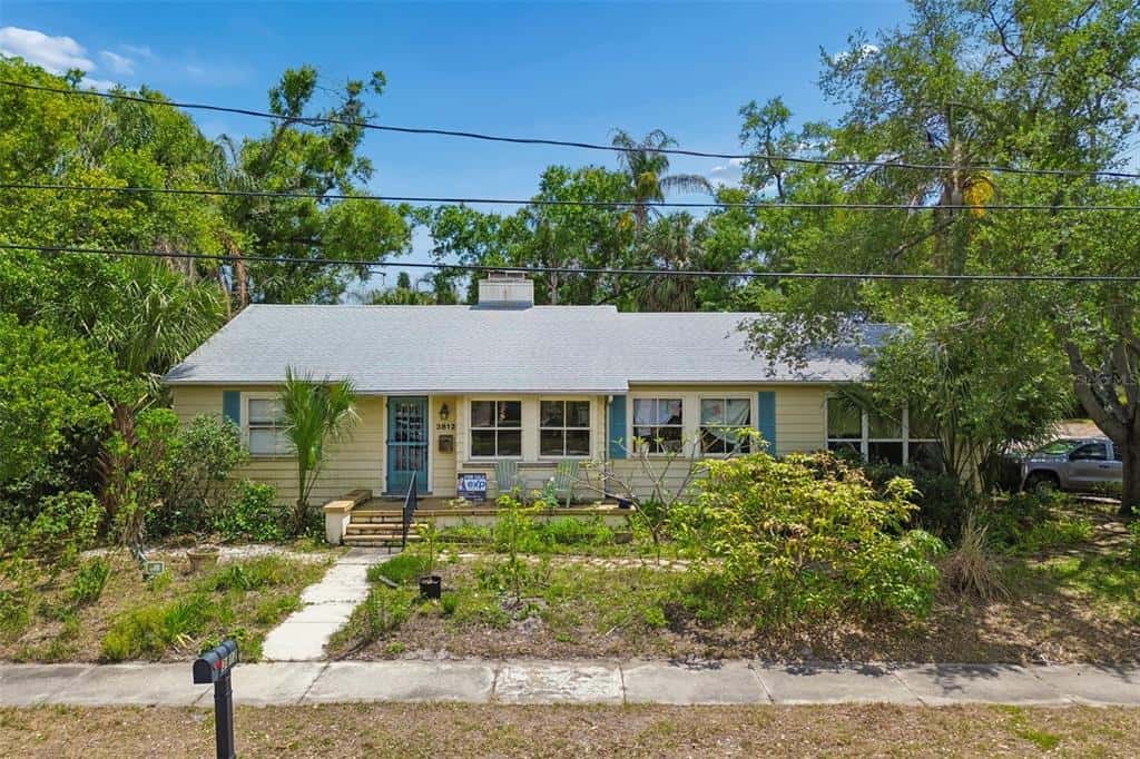 Single Family Residence in TAMPA