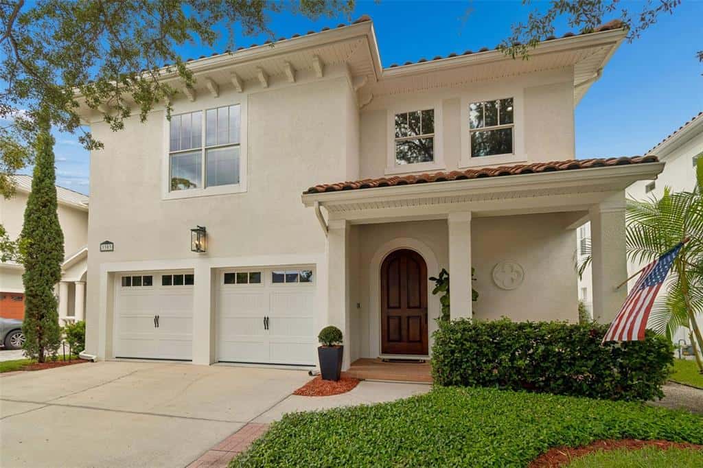 Single Family Residence in TAMPA