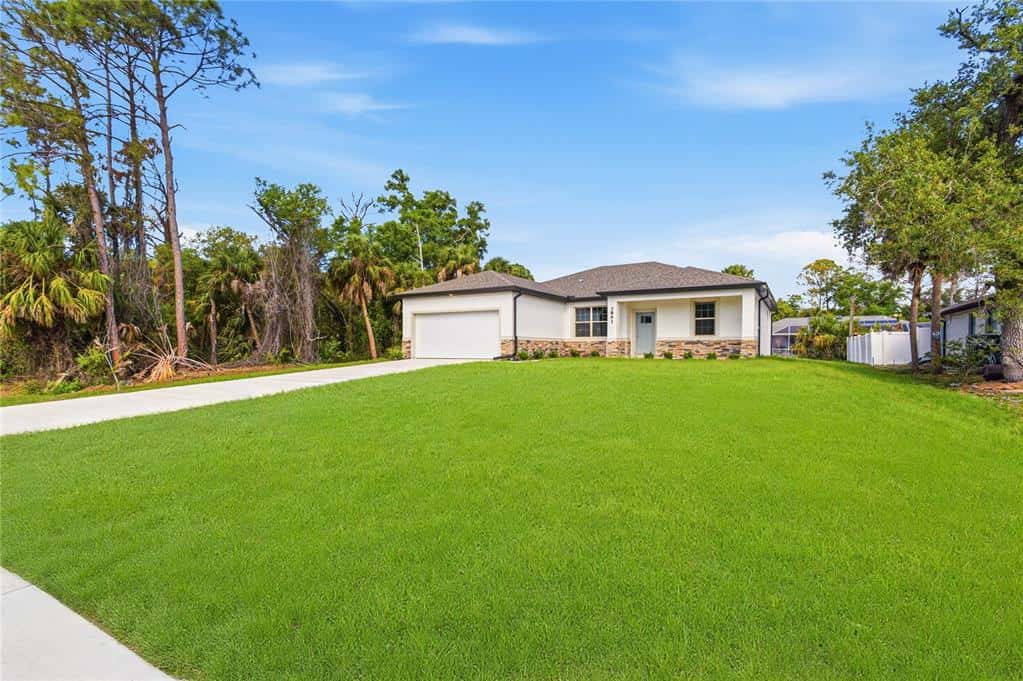 Single Family Residence in NORTH PORT
