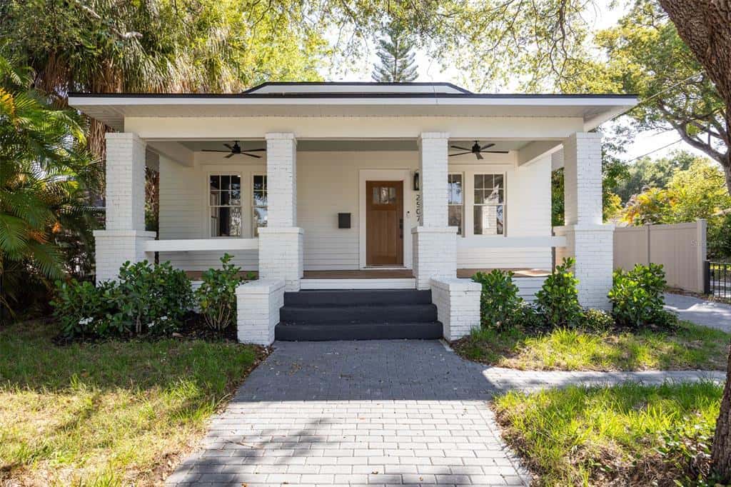 Single Family Residence in TAMPA