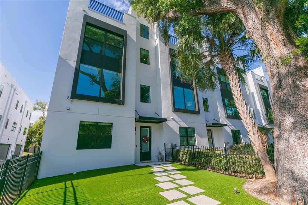 Townhouse in TAMPA