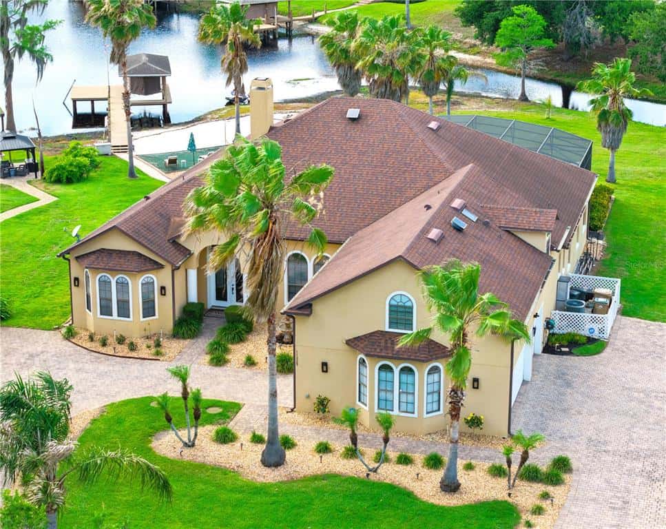Single Family Residence in CLERMONT