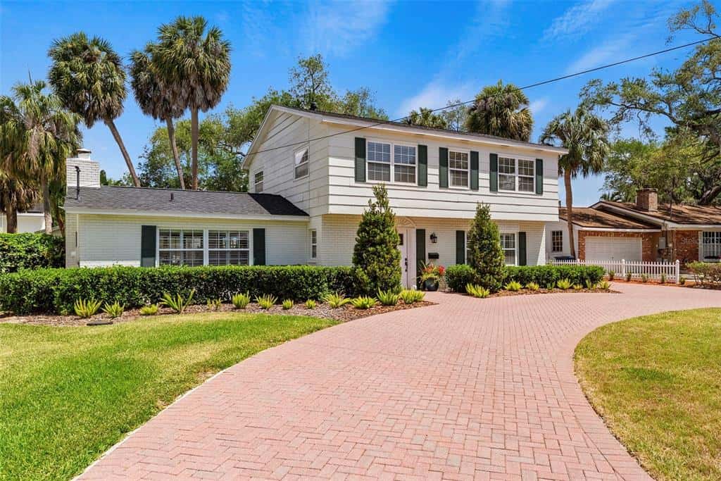 Single Family Residence in TAMPA
