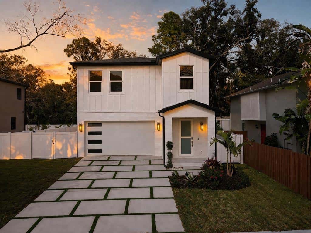 Single Family Residence in TAMPA