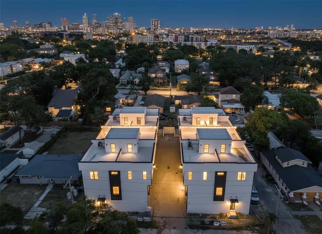 Townhouse in TAMPA
