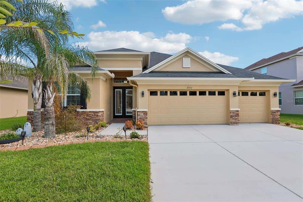 Single Family Residence in WESLEY CHAPEL