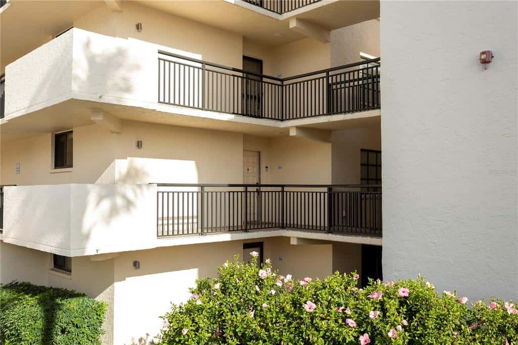 Condominium in ST PETERSBURG