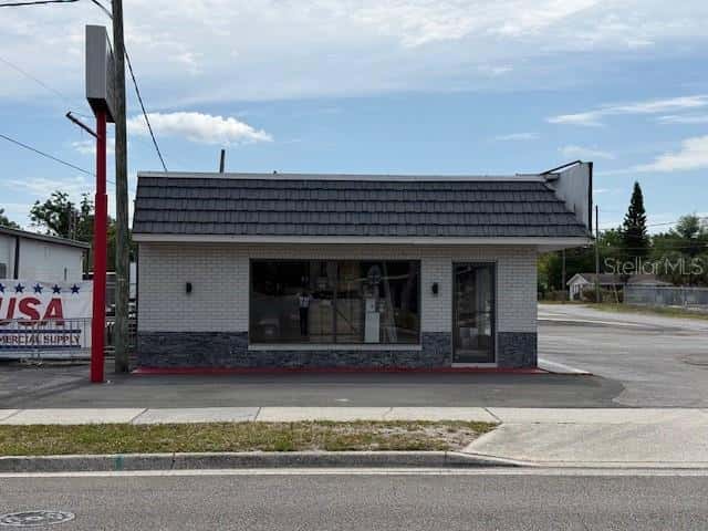 Retail in TAMPA