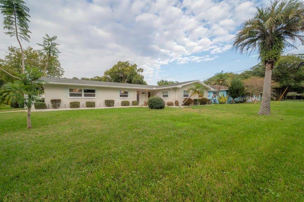 Single Family Residence in CLEARWATER