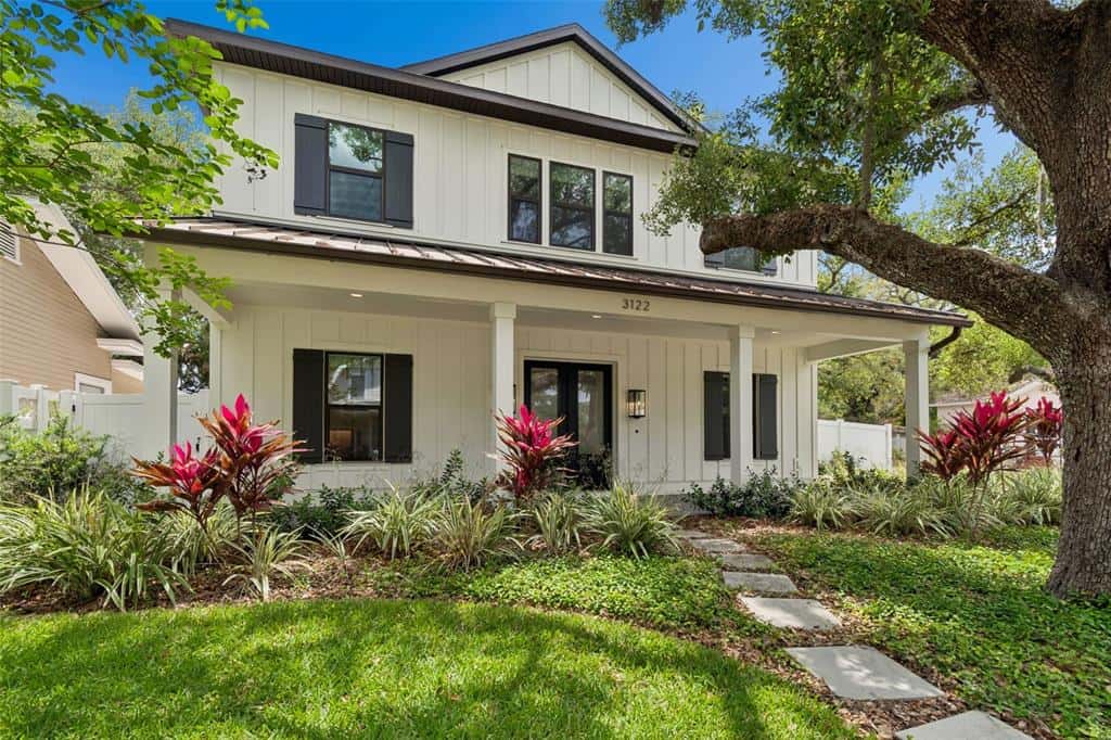 Single Family Residence in TAMPA