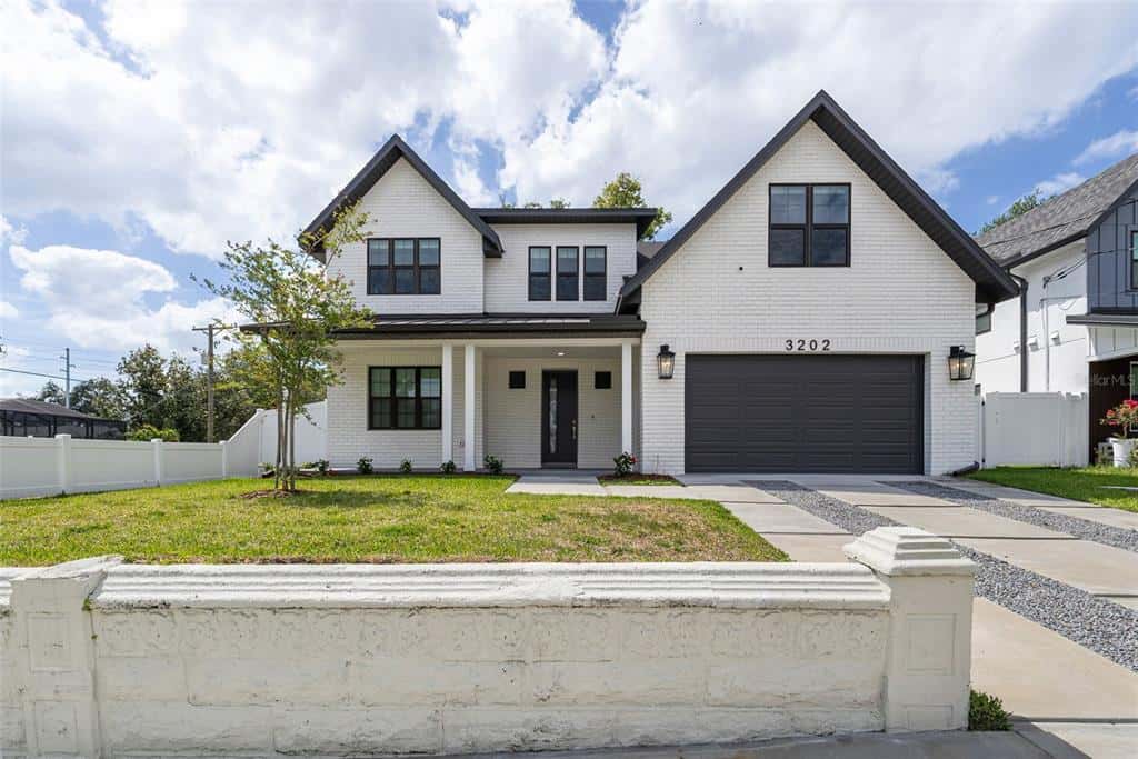 Single Family Residence in TAMPA