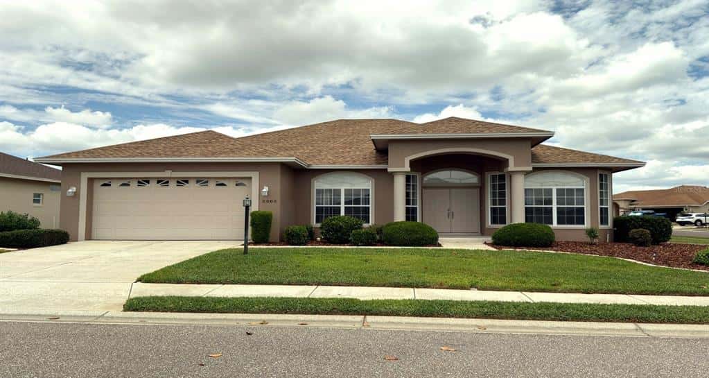 Single Family Residence in LAKELAND