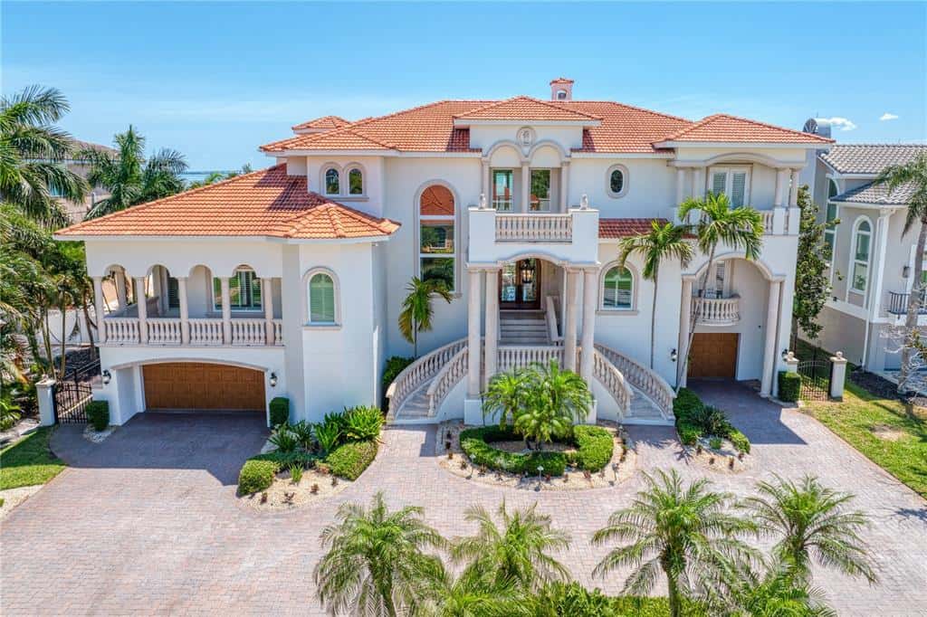 Single Family Residence in TIERRA VERDE