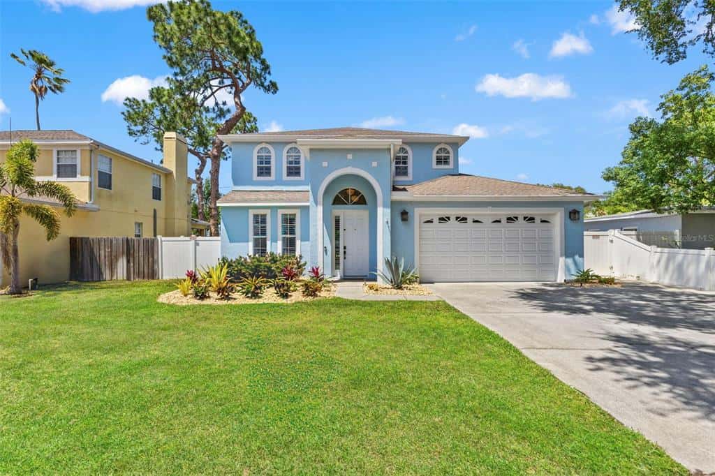 Single Family Residence in TAMPA