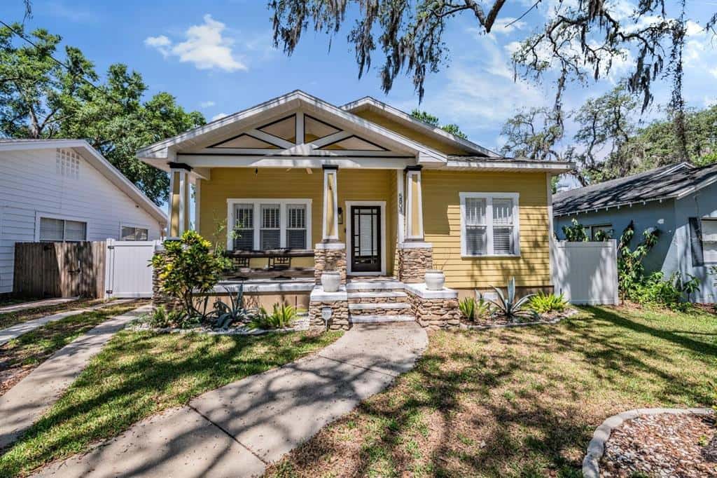 Single Family Residence in TAMPA