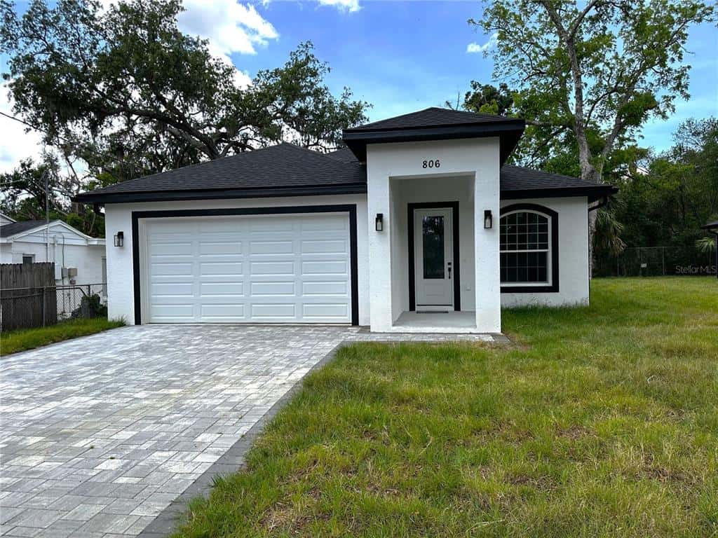 Single Family Residence in TAMPA