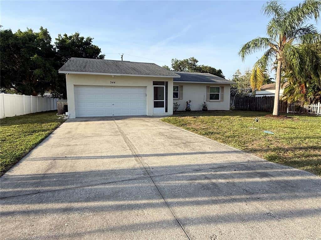 Single Family Residence in PALMETTO