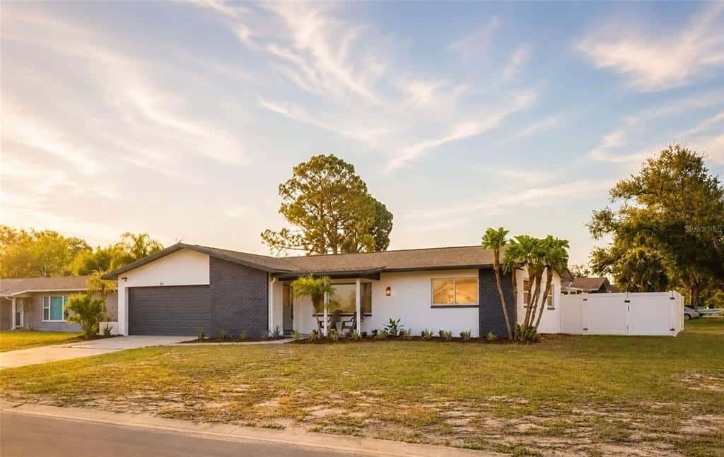Single Family Residence in SEMINOLE
