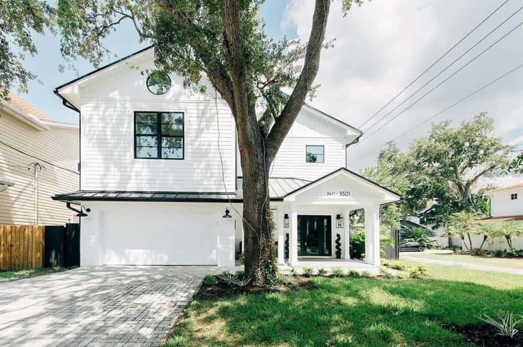 Single Family Residence in TAMPA