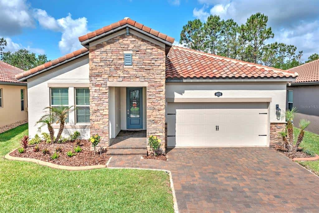 Single Family Residence in LAKELAND