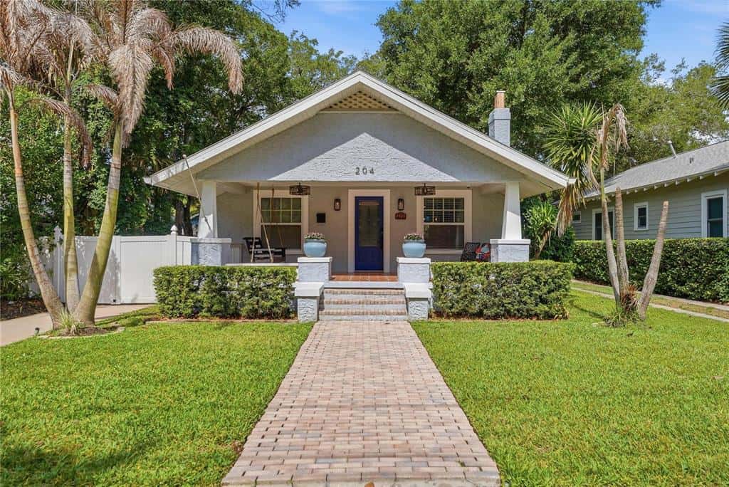 Single Family Residence in ORLANDO