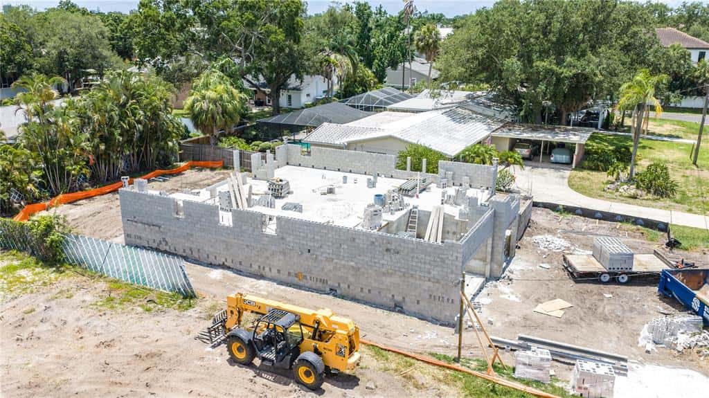 Single Family Residence in TAMPA