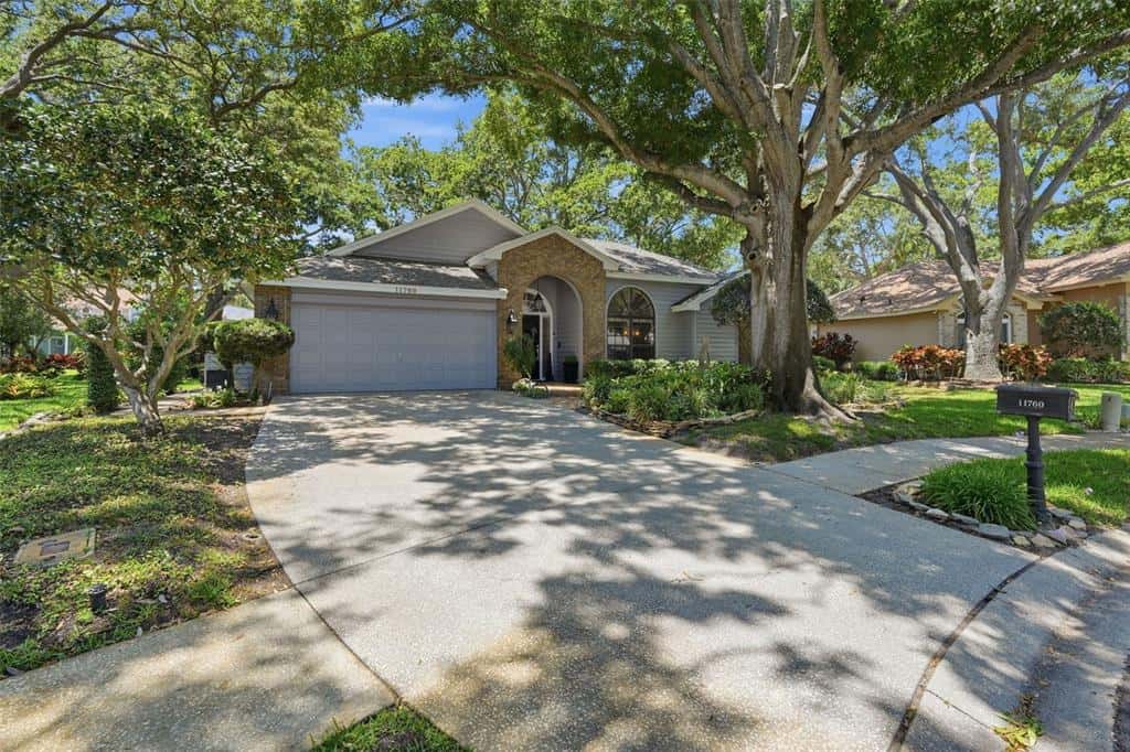 Single Family Residence in SEMINOLE
