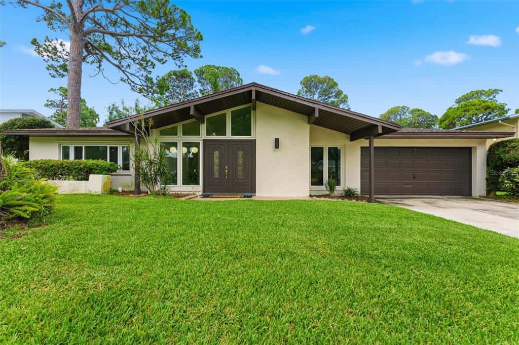 Single Family Residence in SEMINOLE