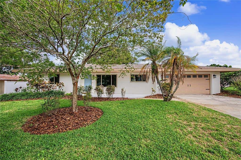 Single Family Residence in CLEARWATER