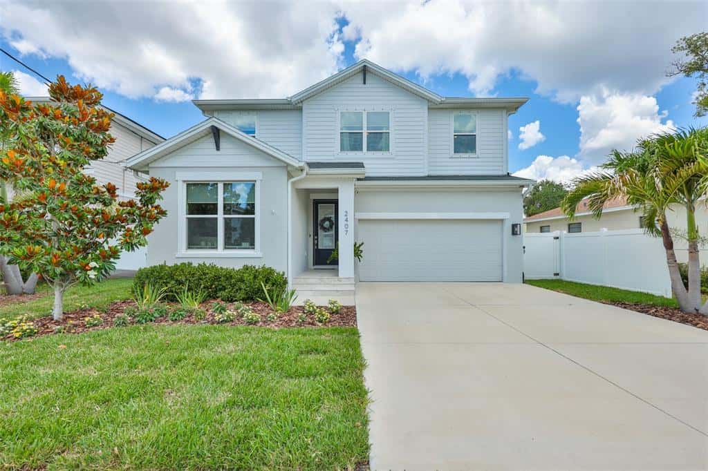 Single Family Residence in TAMPA