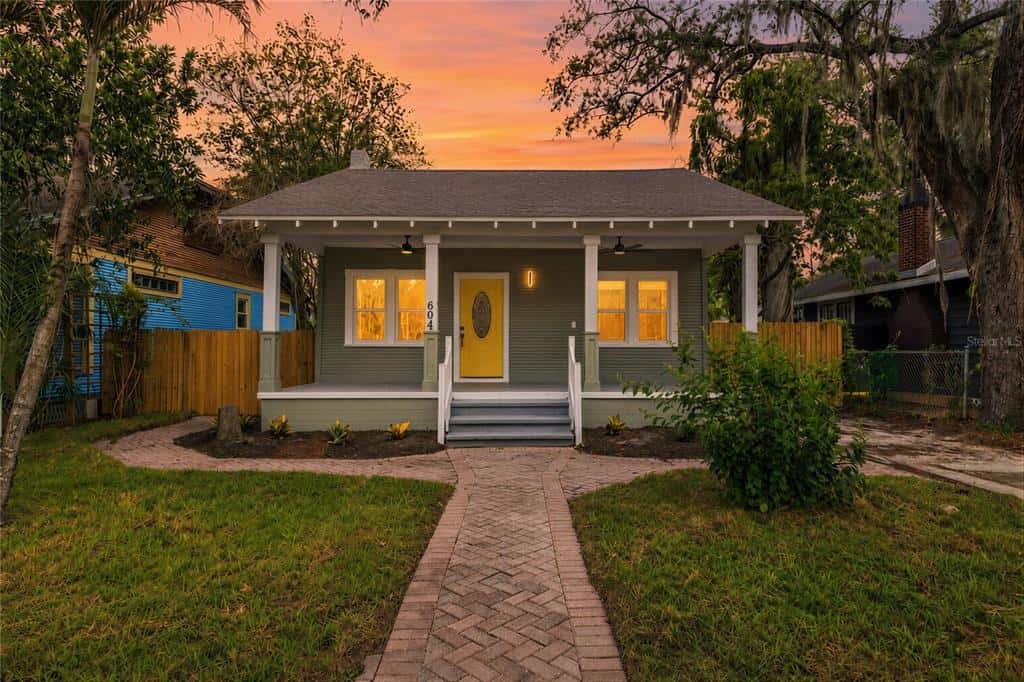 Single Family Residence in TAMPA