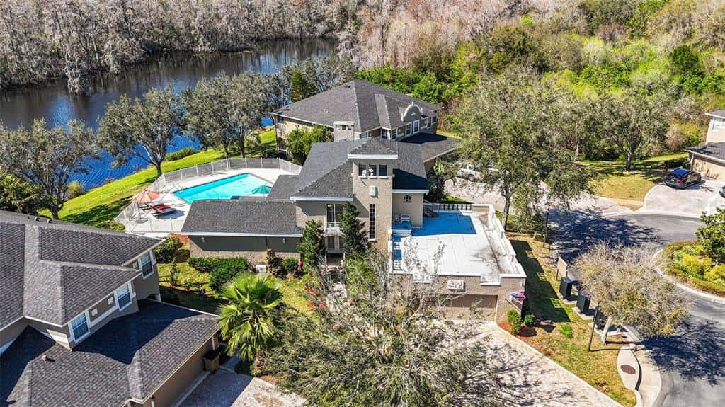 Single Family Residence in TAMPA