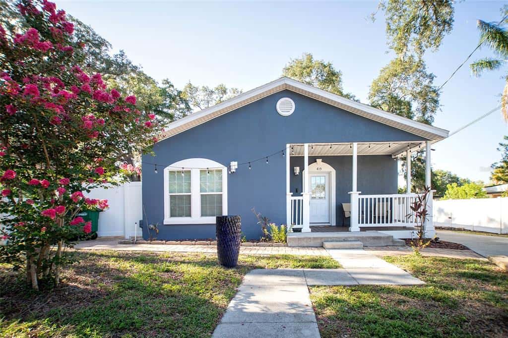 Single Family Residence in SAFETY HARBOR